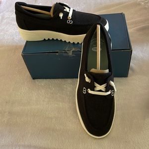 New. Never worn SZ 8 Dr Scholls